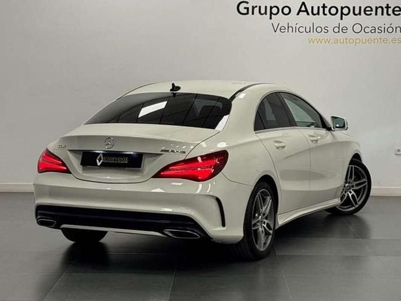 Usado Mercedes CLA200 AMG 136 CV (100 kW) 2018 Blanco Berlina