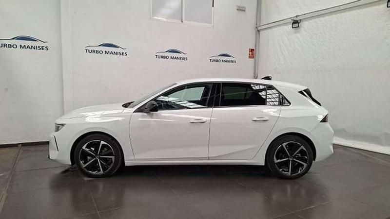 Usado Opel Astra Elegance 131 CV (96 kW) 2023 Blanco Utilitario