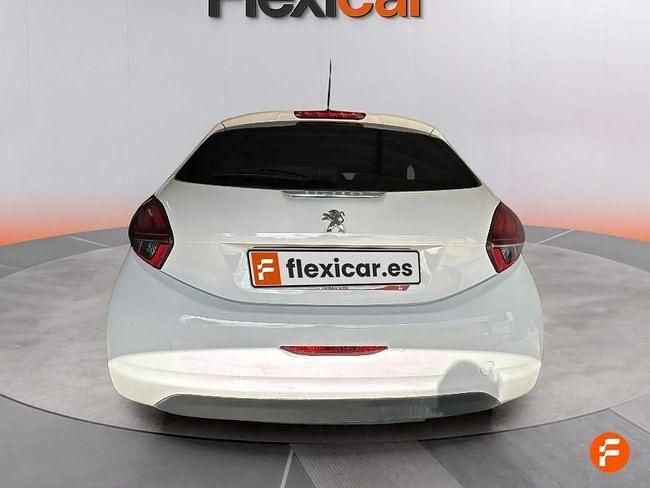 Usado Peugeot 208 Active 100 CV (73 kW) 2019 Blanco Utilitario