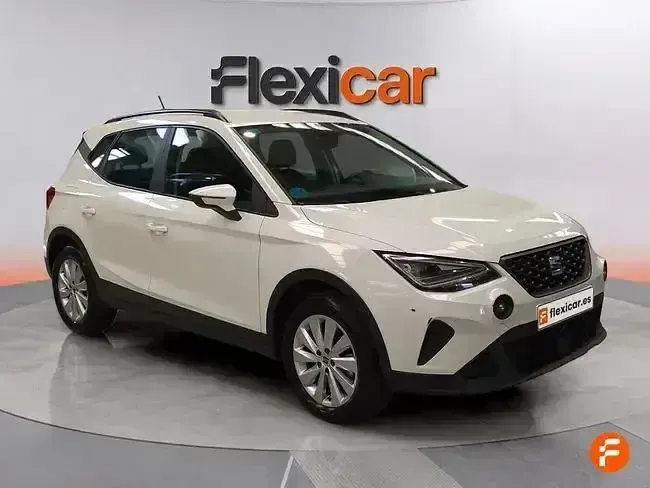 Usado Seat Arona Reference 95 CV (69 kW) 2022 Blanco SUV