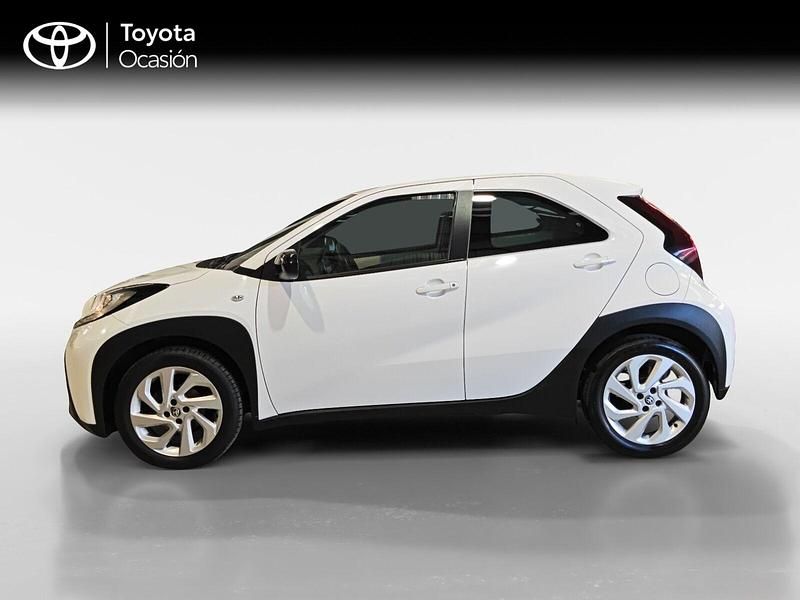 Usado Toyota Aygo X Play 72 CV (52 kW) 2024 Blanco SUV