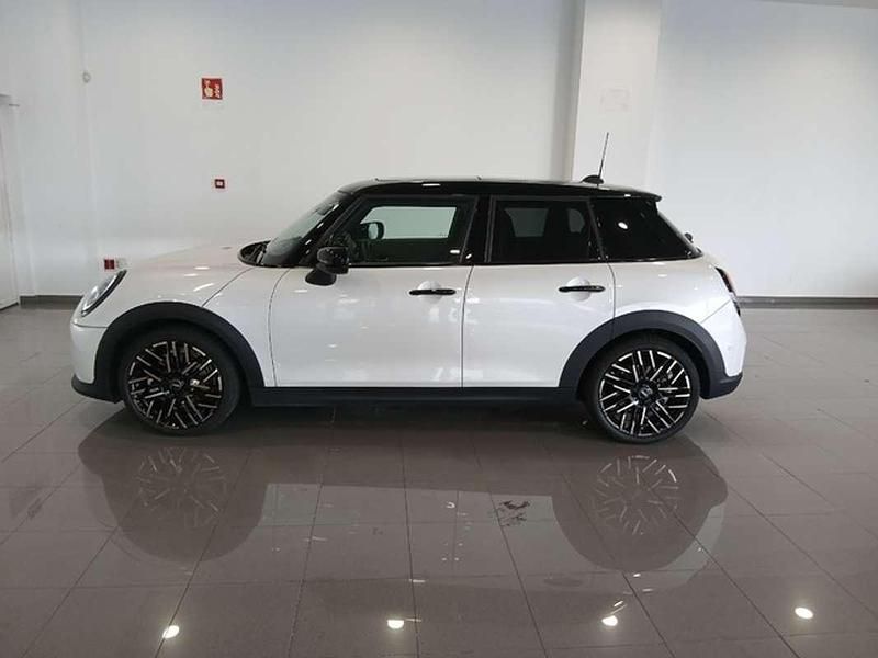 Usado Mini Cooper Essential 156 CV (114 kW) 2025 Blanco Utilitario