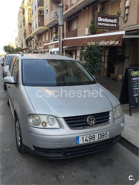 Gris / plata Usado 2004 VW Touran Trendline Monovolumen | 2400 € (Super precio) - Imagen 1/4