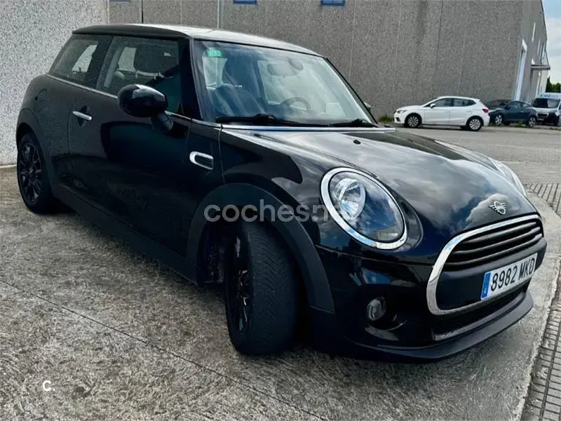 Usado Mini ONE 102 CV (75 kW) 2020 Negro Utilitario