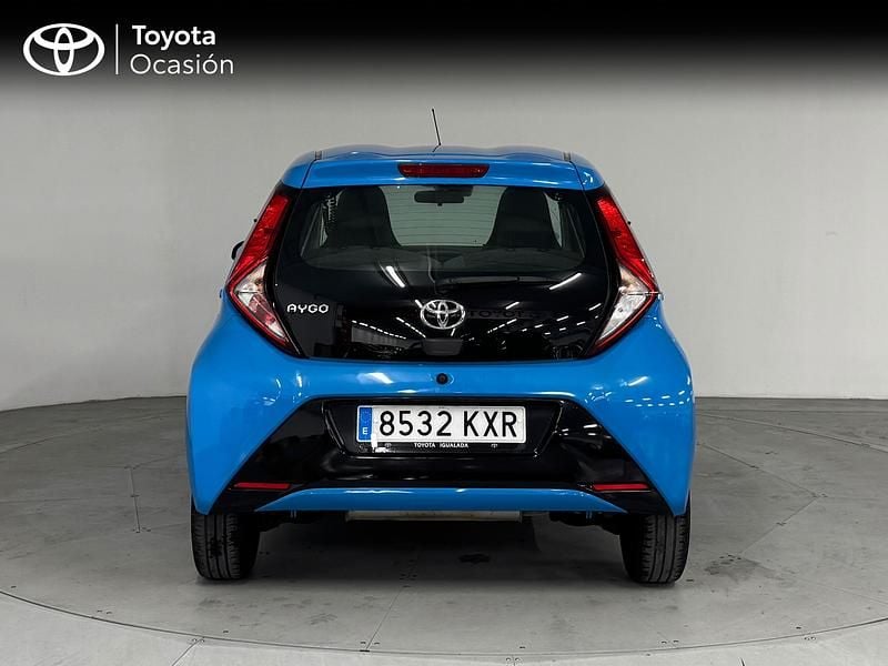 Usado Toyota Aygo X-play 72 CV (52 kW) 2019 Azul Utilitario