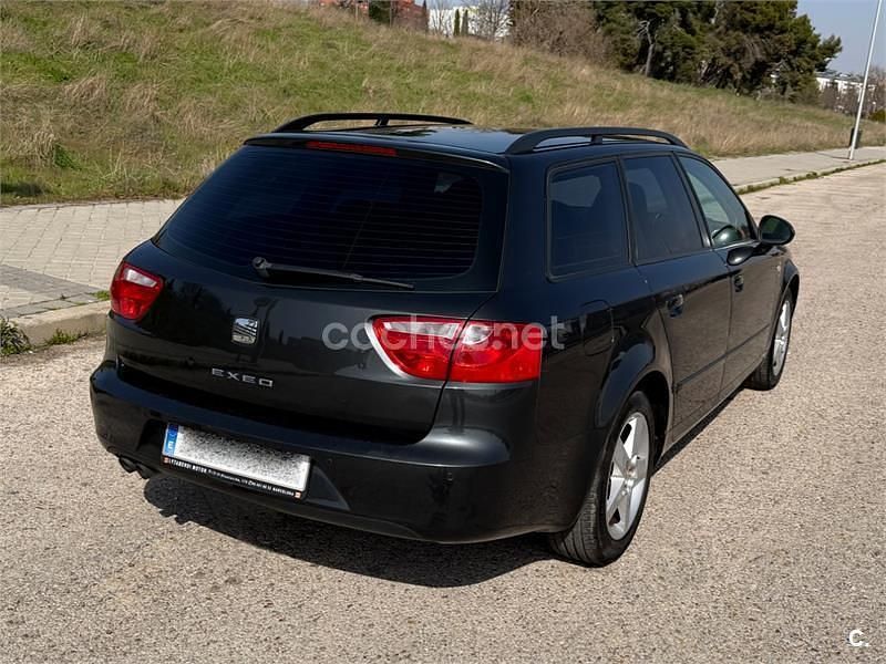 Usado Seat Exeo Style 143 CV (105 kW) 2011 Negro Familiar