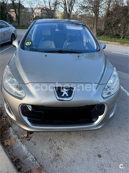 Usado Peugeot 308 Allure 112 CV (82 kW) 2012 Beige Berlina