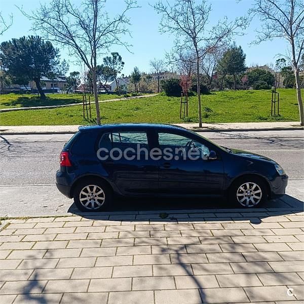Usado VW Golf IV Highline 105 CV (77 kW) 2005 Azul Berlina