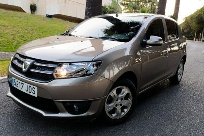 Usado 2015 Dacia Sandero Lauréate Utilitario | 8700 € (Precio justo) - Imagen 1/4
