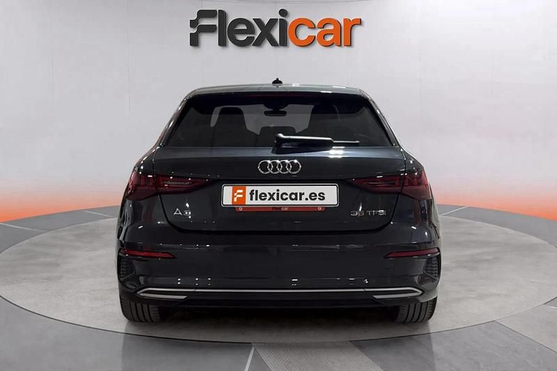 Usado Audi A3 Advanced Plus 110 CV (80 kW) 2021 Gris Berlina