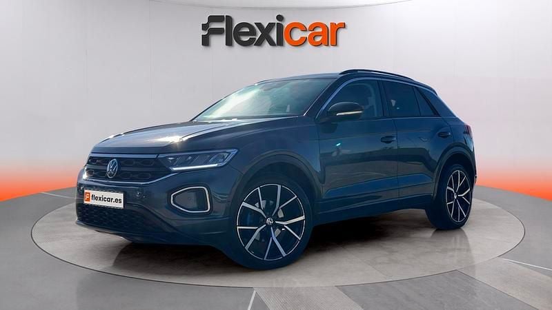 Usado VW T-Roc Life 116 CV (85 kW) 2023 Gris SUV