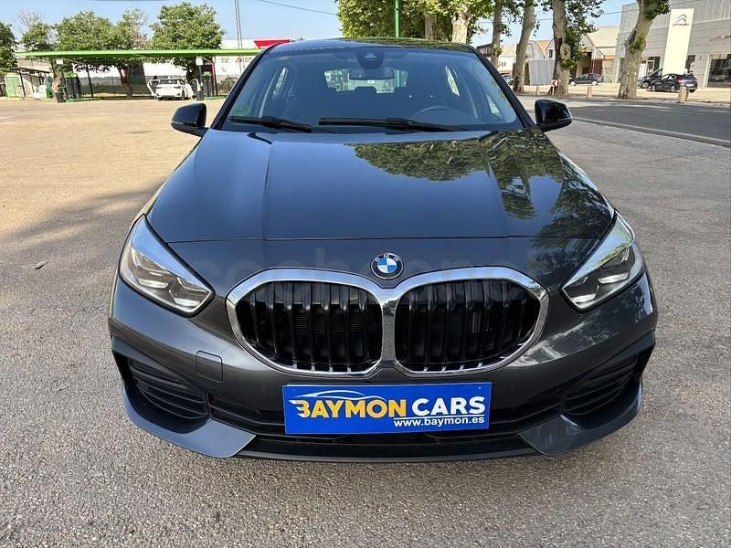 Usado BMW 116 Advantage 116 HP (85 kW) 2020 Cinzento Citadino