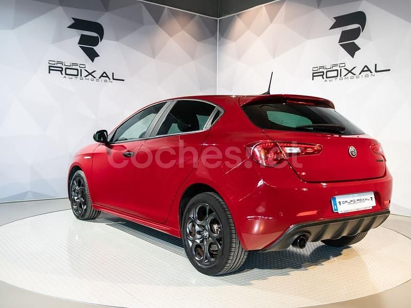 Usado Alfa Romeo Giulietta 120 CV (88 kW) 2020 Rojo Utilitario