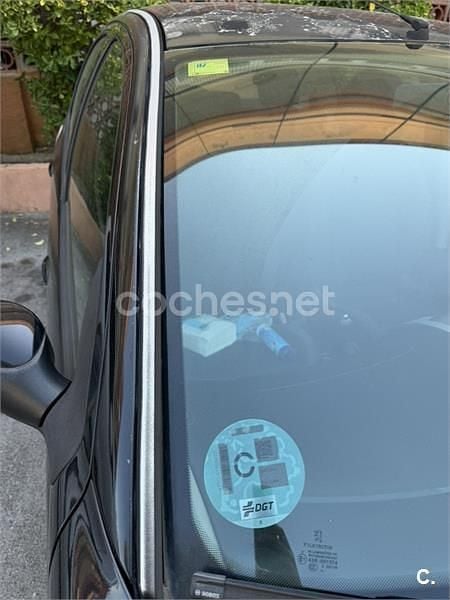 Usado Peugeot 206+ 60 CV (44 kW) 2010 Negro Utilitario