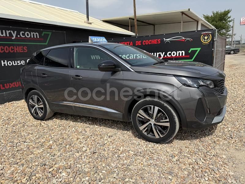 Usado Peugeot 3008 Allure 225 CV (165 kW) 2023 Gris / plata SUV