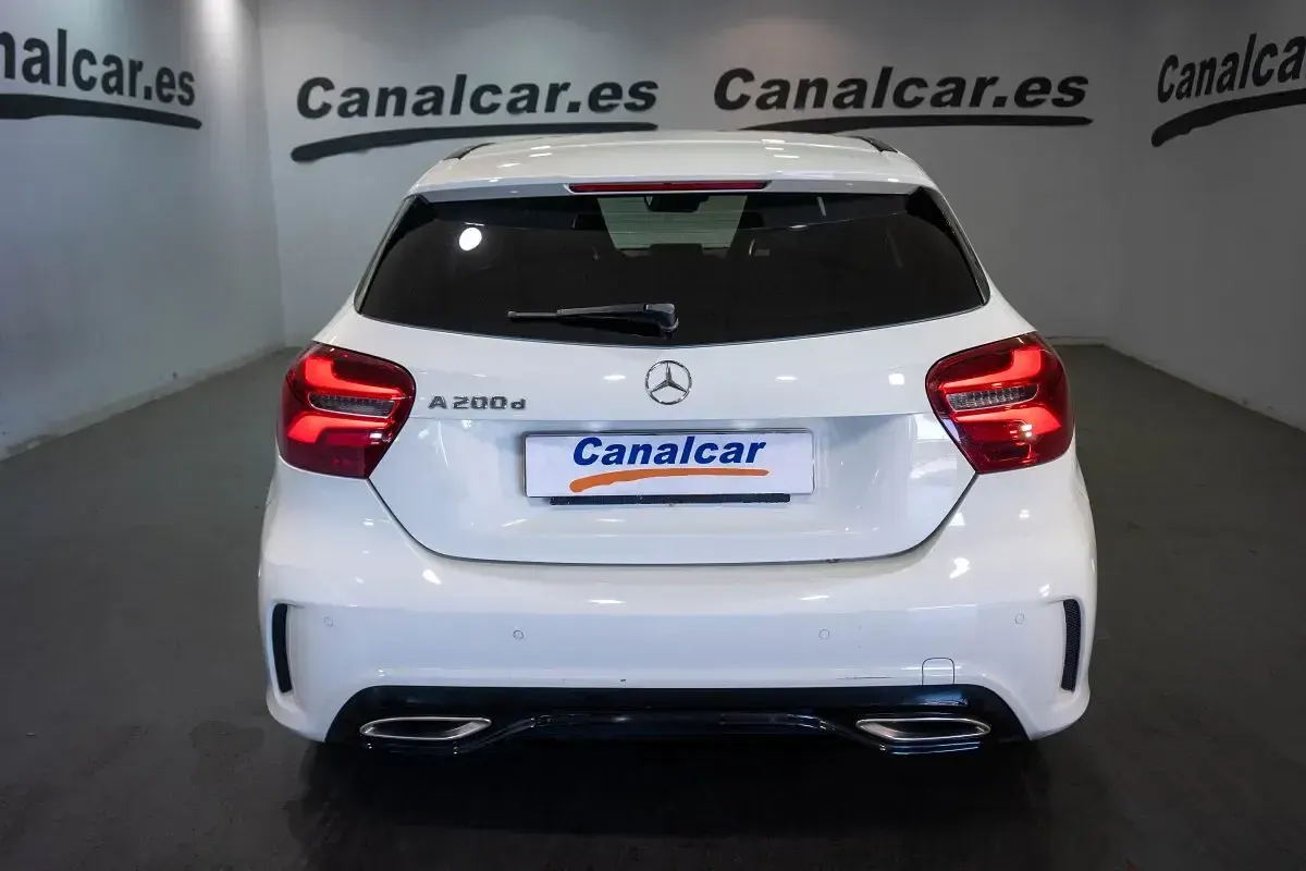 Usado Mercedes A200 136 CV (100 kW) 2017 Blanco Berlina