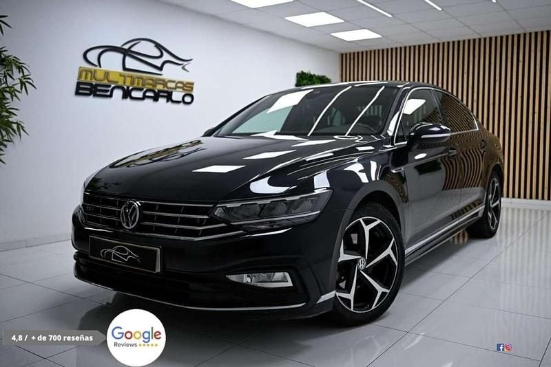 Negro Usado 2020 VW Passat R-line Berlina | 19.900 € (Un poco caro) - Imagen 1/4