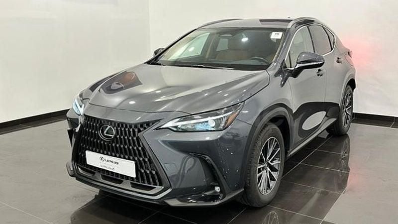 Usado Lexus NX450h+ Executive Line 306 CV (225 kW) 2023 Gris / plata SUV