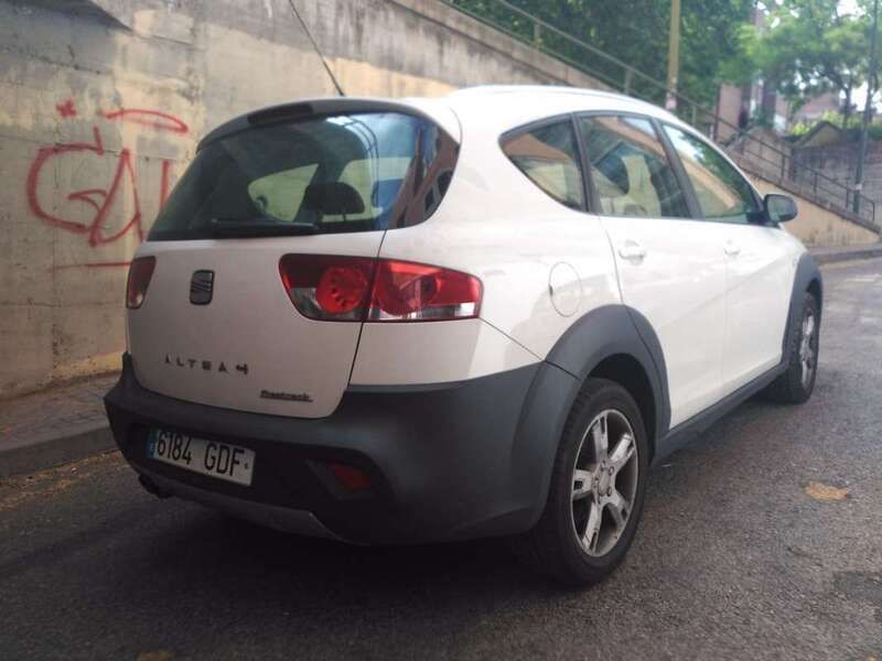 Usado Seat Altea FR 170 CV (125 kW) 2008 Blanco Monovolumen