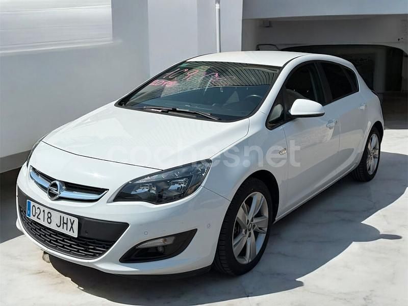 Blanco Usado 2015 Opel Astra Selective Berlina | 9990 € (Buen precio) - Imagen 1/4