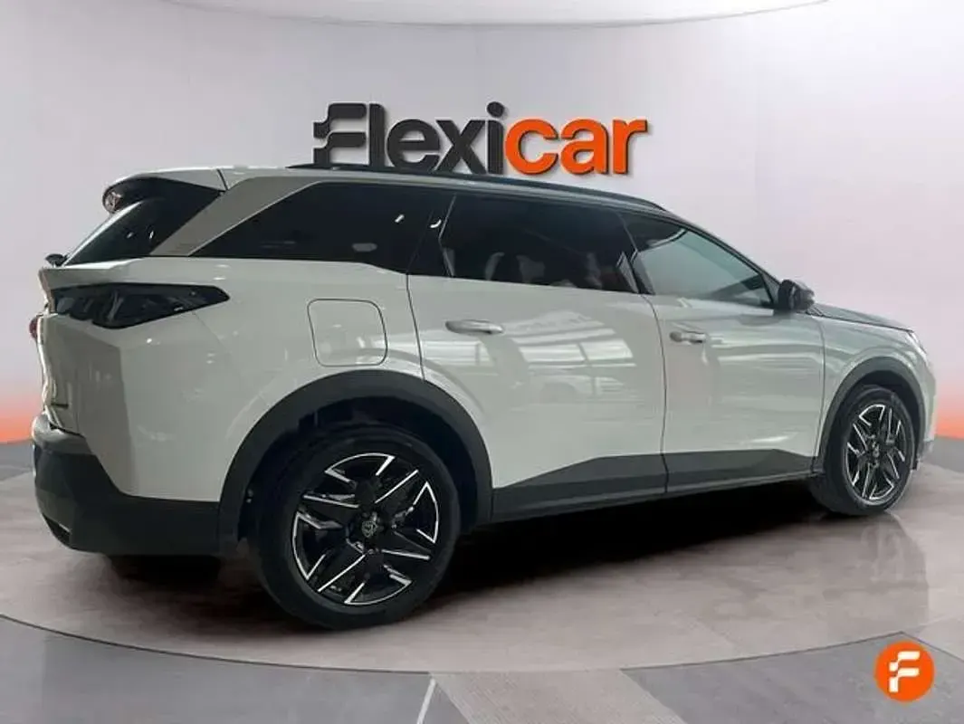 Usado Peugeot 5008 Allure 145 CV (106 kW) 2025 Blanco SUV