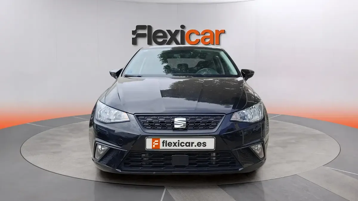 Usado Seat Ibiza Style 95 CV (69 kW) 2021 Gris Utilitario