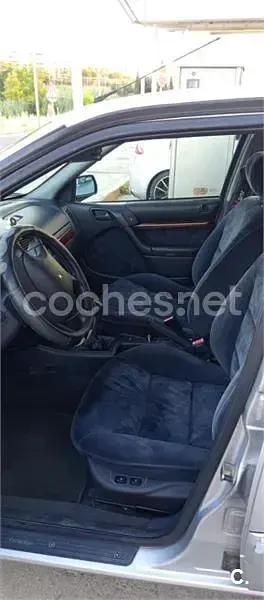 Usado Citroën Xantia 90 CV (66 kW) 1998 Gris / plata Berlina