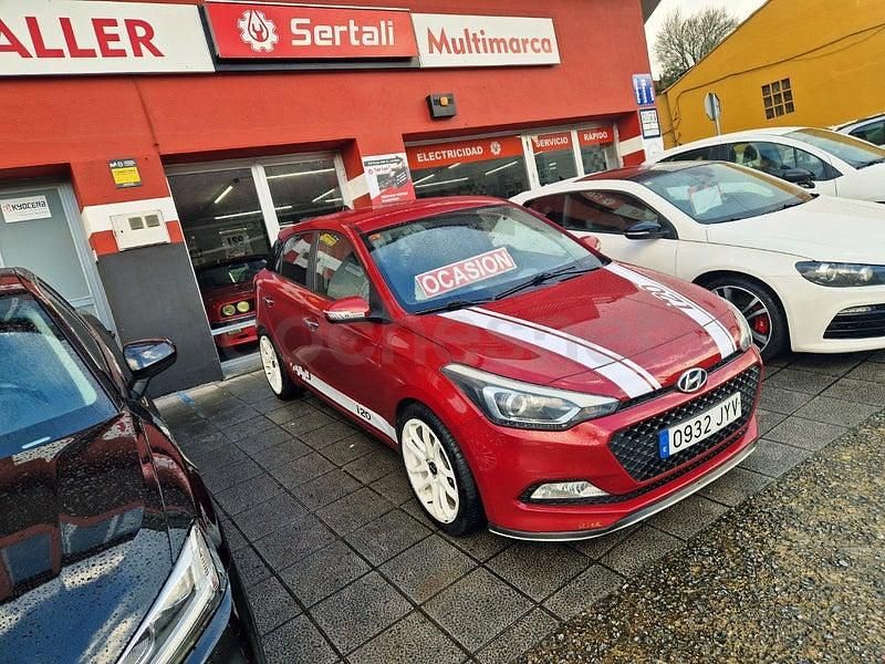 Usado Hyundai i20 84 CV (61 kW) 2017 Granate Berlina