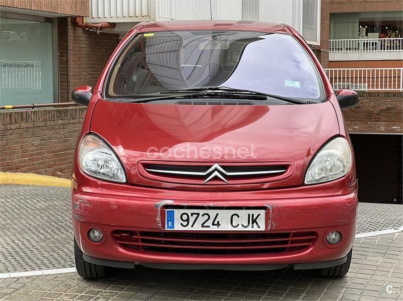 Usado Citroën Xsara Picasso Exclusive 117 CV (86 kW) 2003 Granate Monovolumen
