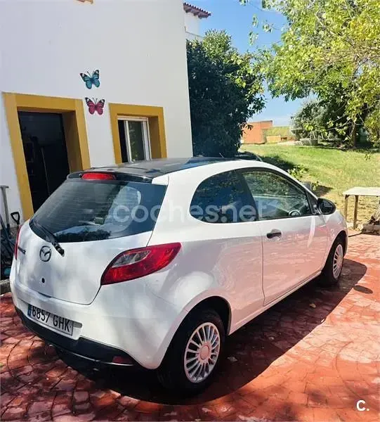 Usado Mazda 2 Active 68 CV (50 kW) 2008 Blanco Utilitario