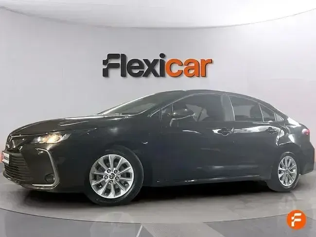 Usado Toyota Corolla 125 CV (91 kW) 2023 Negro Berlina