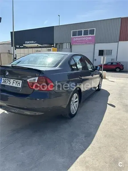 Usado BMW 318 122 CV (89 kW) 2007 Negro Berlina