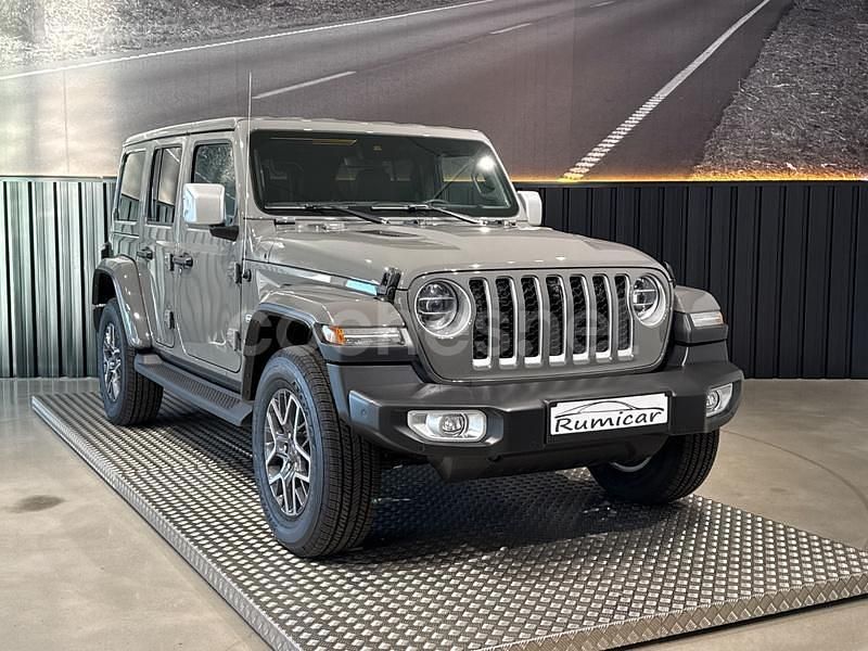 Usado Jeep Wrangler Sahara 381 CV (280 kW) 2023 Gris / plata SUV