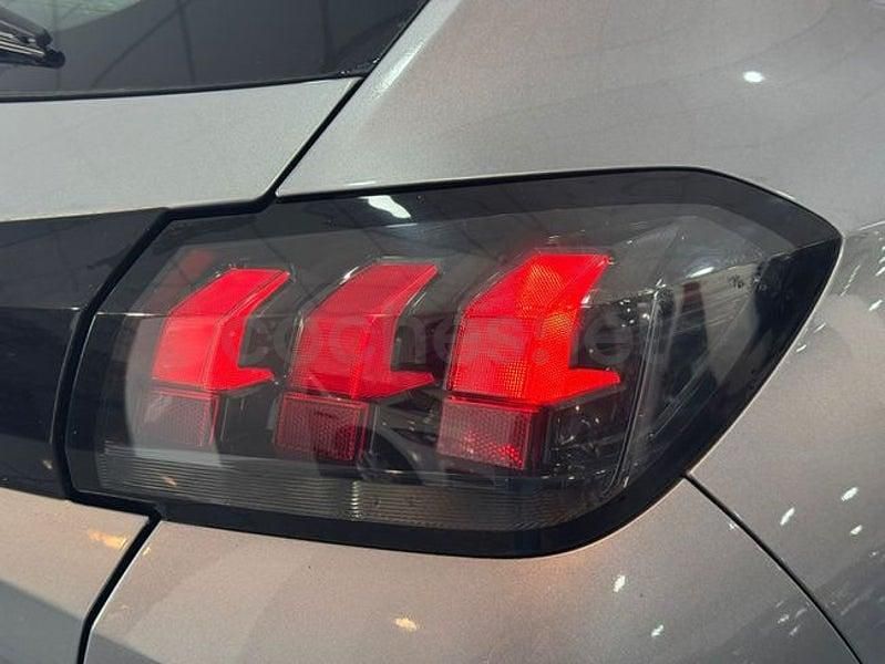 Usado Peugeot 208 Active 100 CV (73 kW) 2022 Gris / plata Utilitario