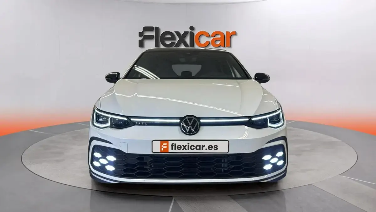 Usado VW Golf VIII GTI 245 CV (180 kW) 2023 Blanco Berlina