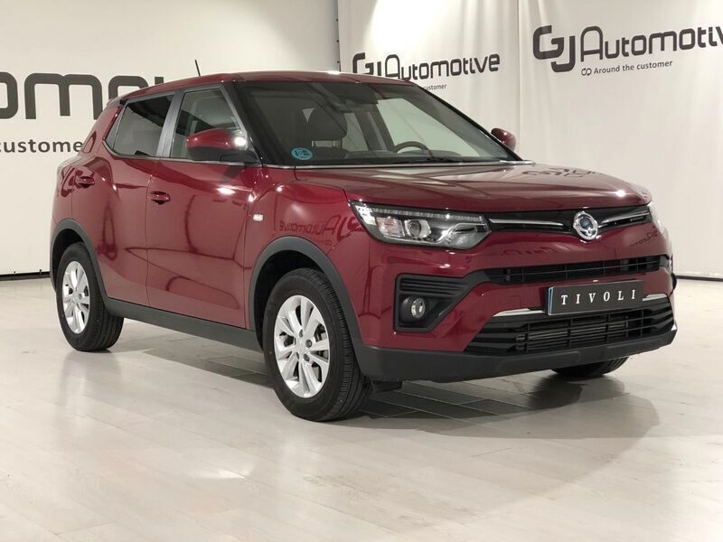 Rojo Usado 2023 Ssangyong (KGM) Tivoli | 18.900 € (Un poco caro) - Imagen 1/4