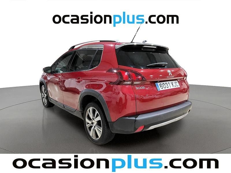 Usado Peugeot 2008 Allure 120 CV (88 kW) 2018 Rojo SUV