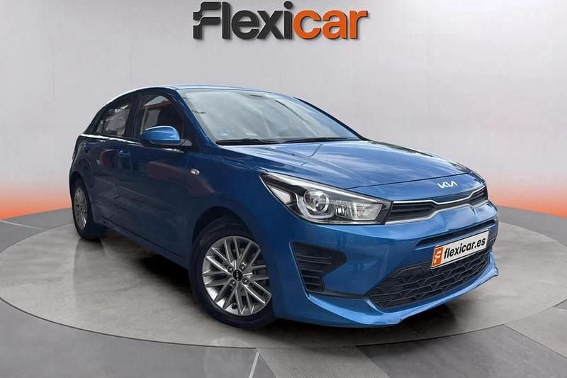 Azul Usado 2022 Kia Rio Berlina | 13.490 € (Precio justo) - Imagen 1/4