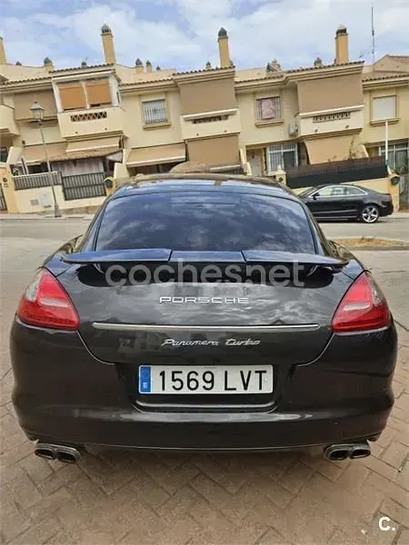 Usado Porsche Panamera Turbo 500 CV (367 kW) 2012 Negro Utilitario