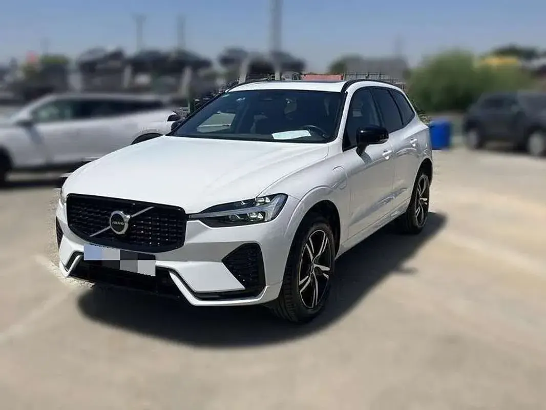 Usado Volvo XC60 R-Design 253 CV (186 kW) 2022 Blanco SUV