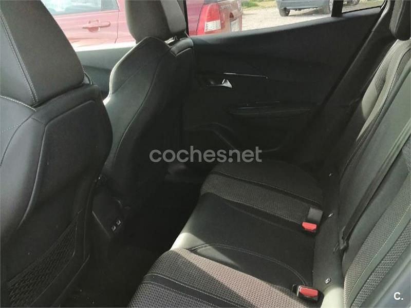 Usado Peugeot 2008 Allure 130 CV (95 kW) 2021 Blanco SUV