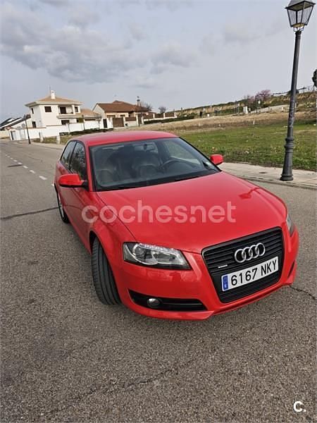 Usado Audi A3 Attraction 170 CV (125 kW) 2011 Rojo Utilitario
