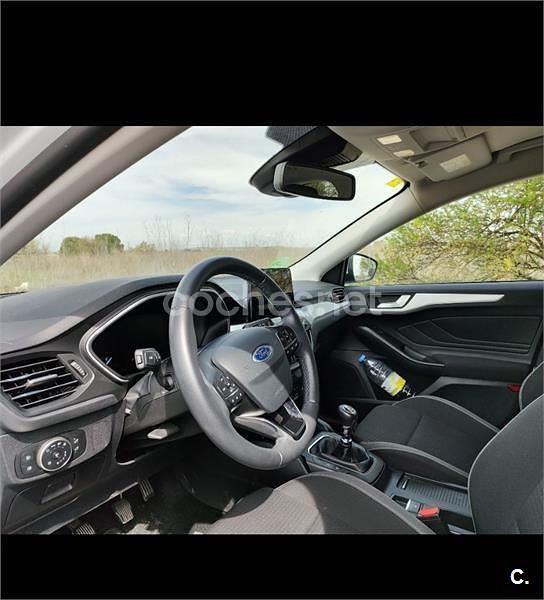 Usado Ford Focus Trend 125 CV (91 kW) 2018 Blanco Berlina