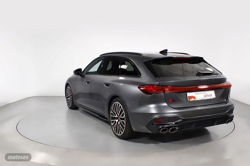 Usado Audi A5 Ambiente 367 CV (269 kW) 2025 Gris Familiar