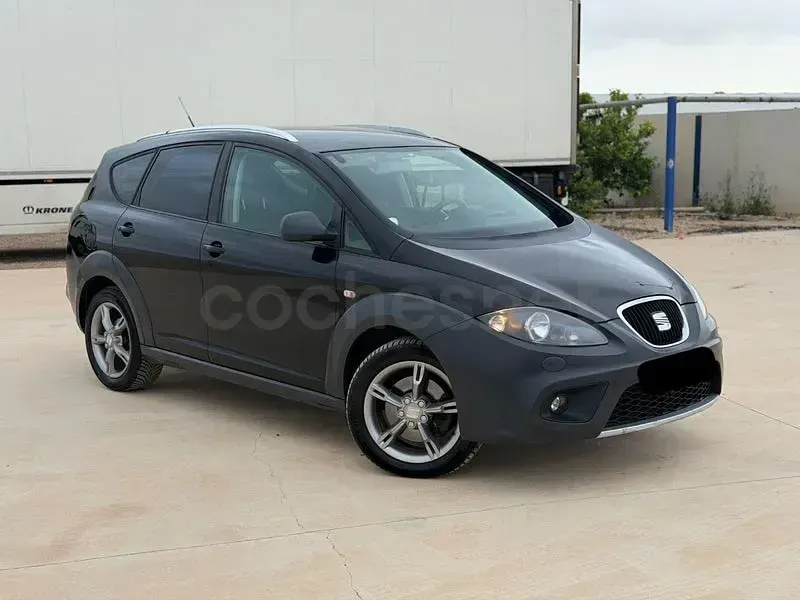Usado Seat Altea 140 CV (102 kW) 2010 Negro Monovolumen