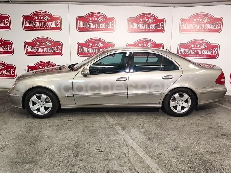 Usado Mercedes E320 Avantgarde 224 CV (164 kW) 2005 Gris / plata Familiar