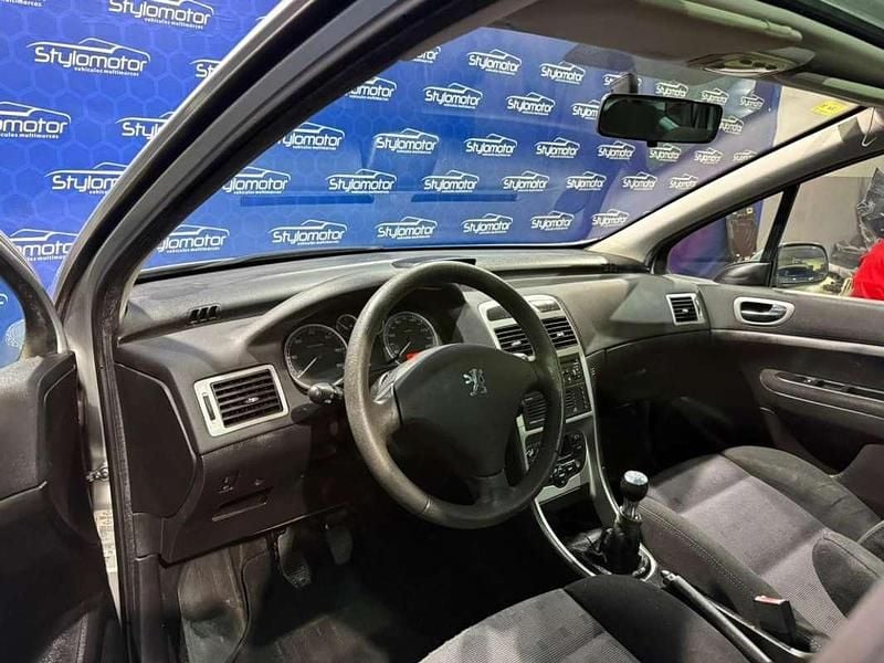 Usado Peugeot 307 136 CV (100 kW) 2005 Gris / plata Utilitario