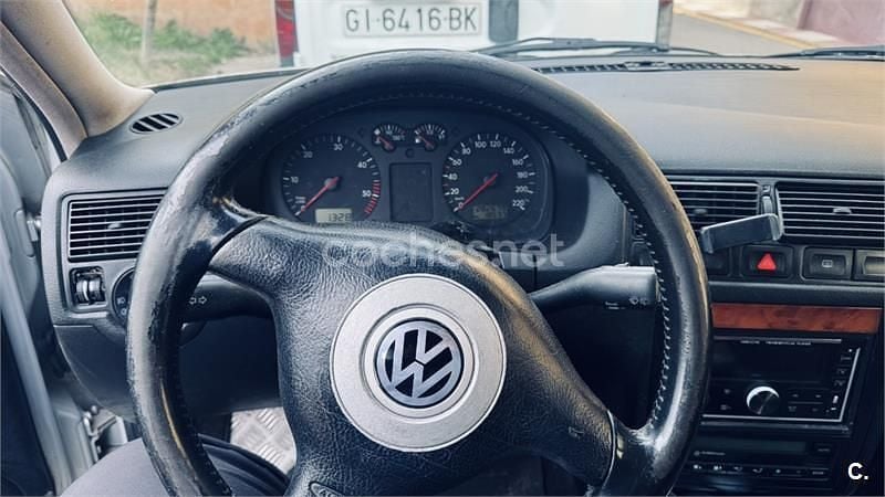 Gris / plata Usado 1999 VW Golf III Highline Familiar | 1800 € - Imagen 1/4