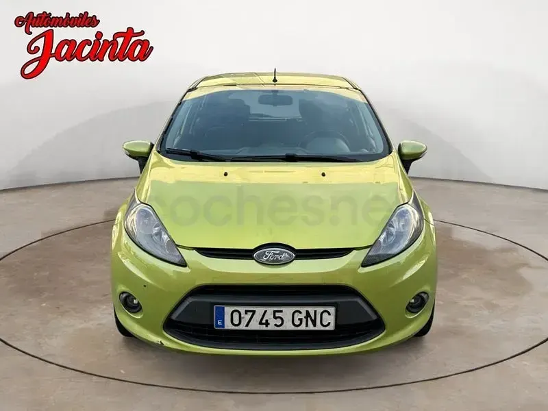 Usado Ford Fiesta Trend 90 CV (66 kW) 2009 Verde Berlina
