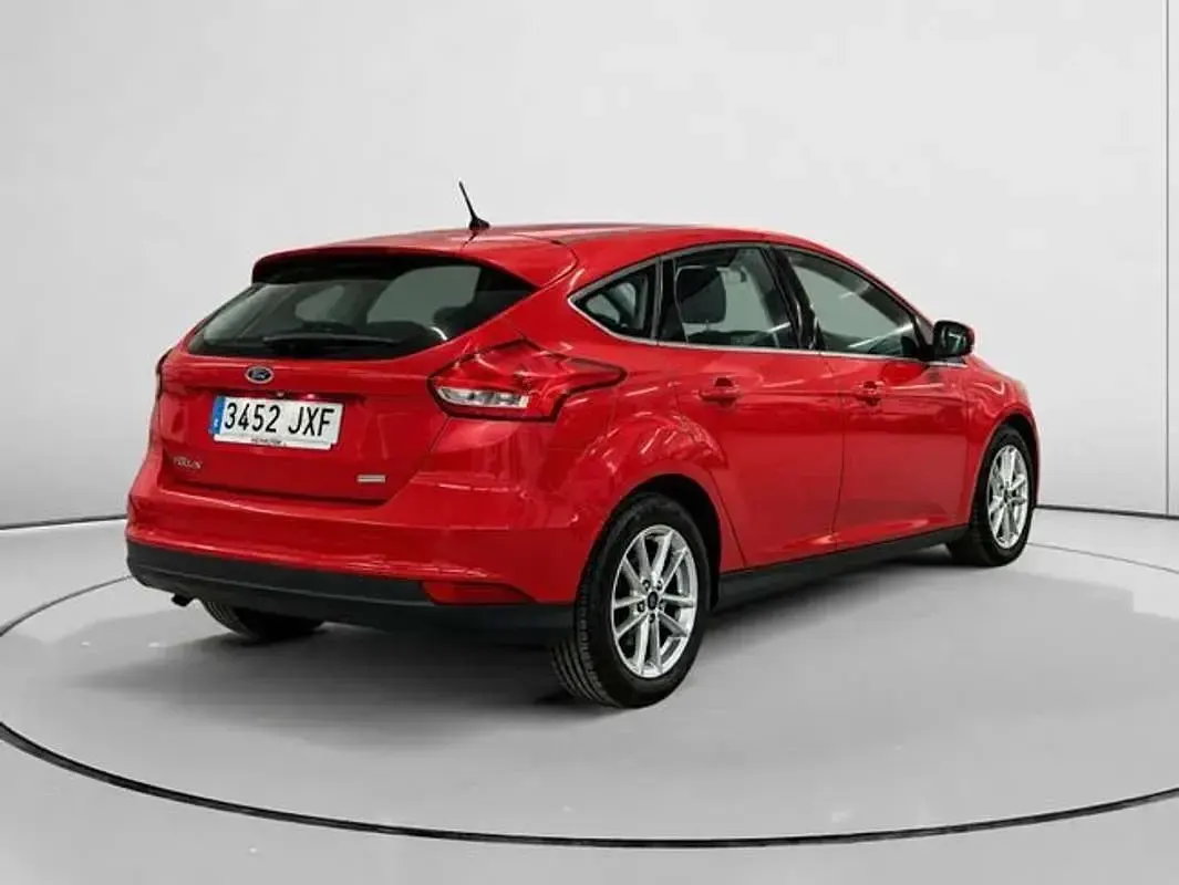 Usado Ford Focus Business Edition 125 CV (91 kW) 2017 Rojo Utilitario